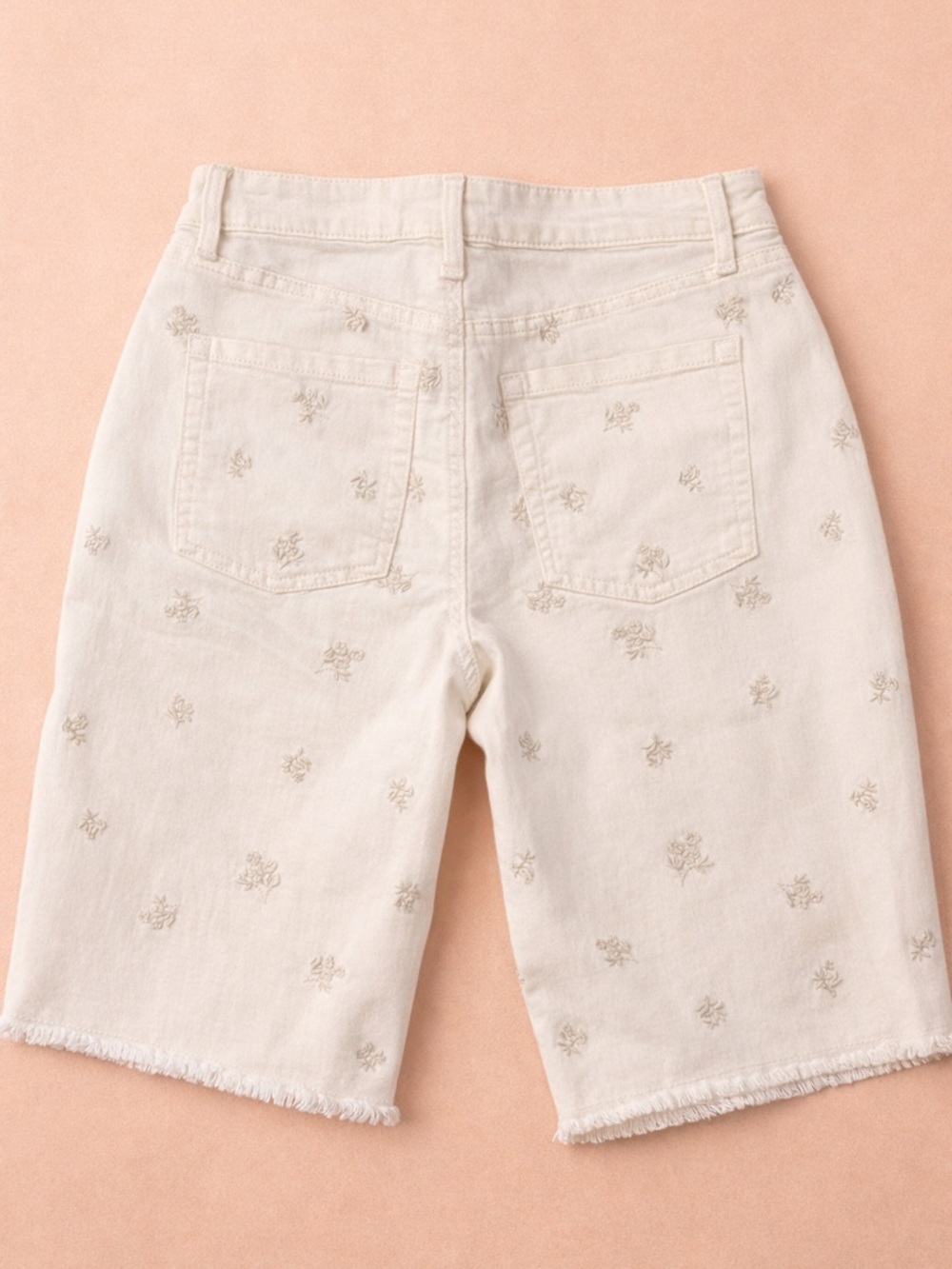 Style & Co Embroidered Bermuda Shorts Size 6 Ivory Floral Mid Rise Stretch Denim - Picture 4 of 4